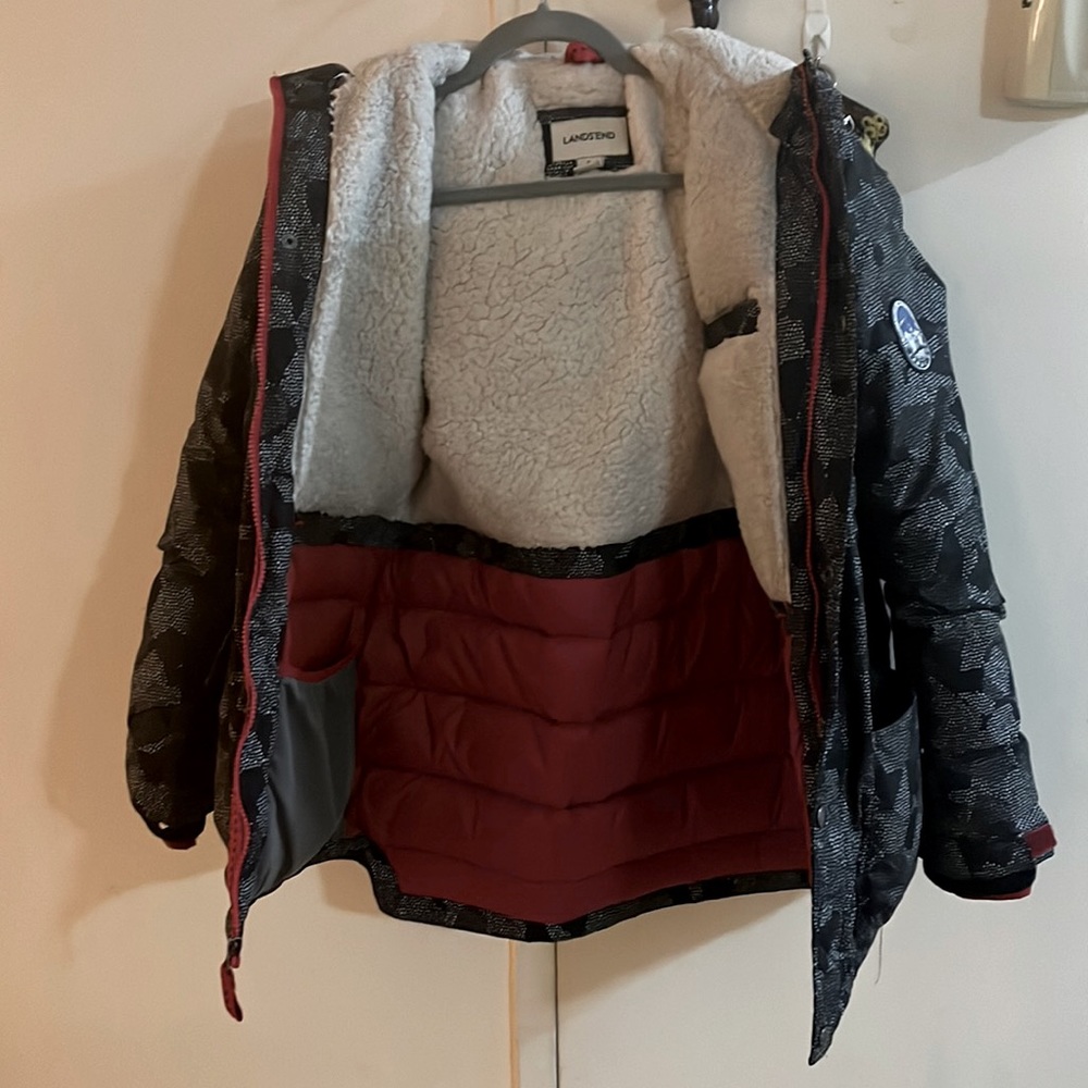 Kids coat size L 14-16 Great condition. zippers & snaps in tact 80% down 20% fea